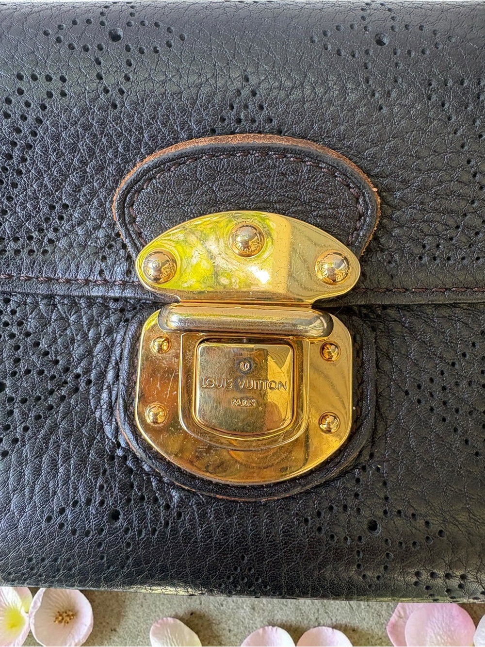 Louis Vuitton Amelia Black Leather Wallet with Gold Lock and COA - Picture 4 of 5